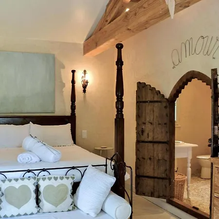 Holiday home 5 Bedroom Gorgeous In St, Martin Des Combes *